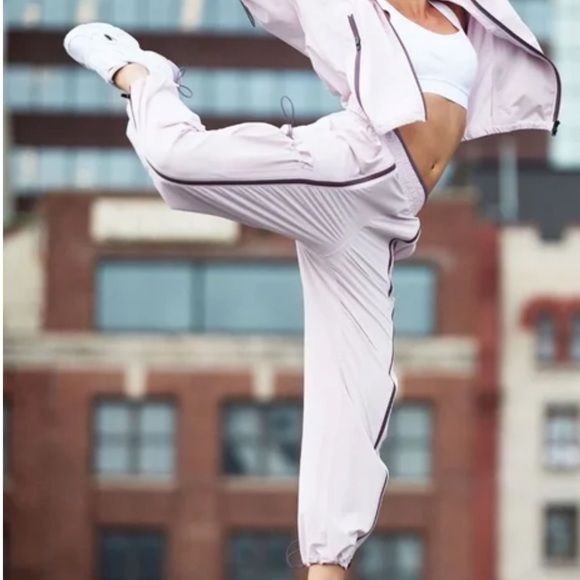 Athleta Stay Fly Pant‎ - Ropi NWT - Picture 3 of 13